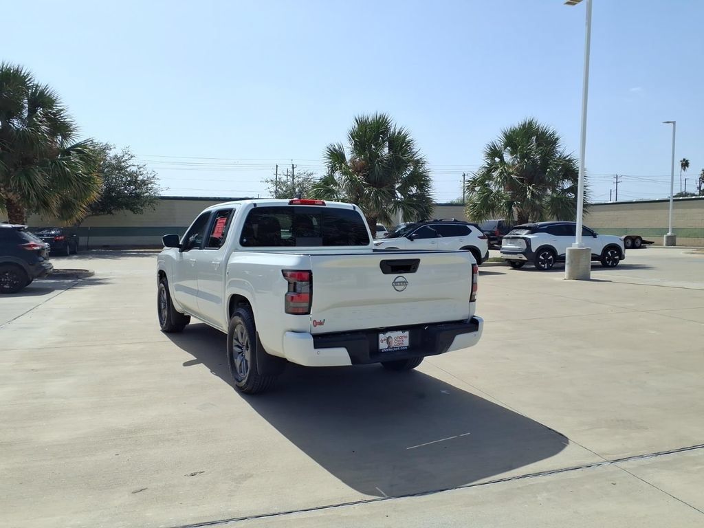 Used 2026 Nissan Frontier SV RWD image 3