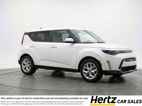 Used 2025 Kia Soul LX w/ LX Technology Package FWD image 1