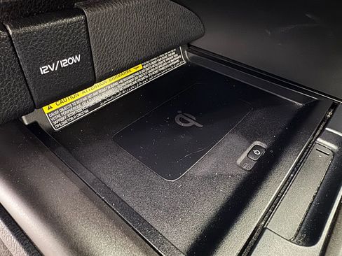 Used 2021 Toyota Camry XLE image 22