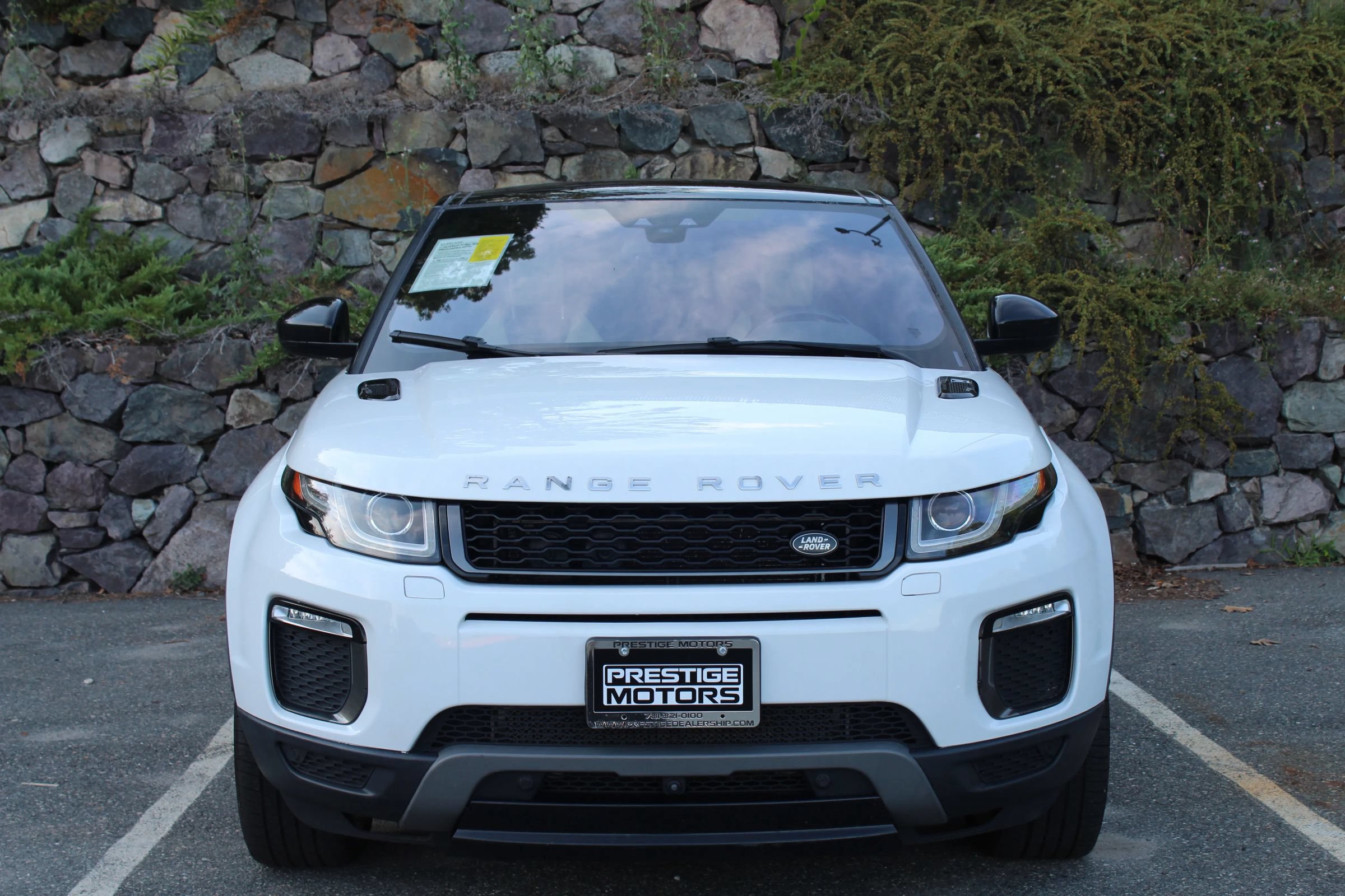 Used 2017 Land Rover Range Rover Evoque HSE Dynamic AWD/4WD image 3