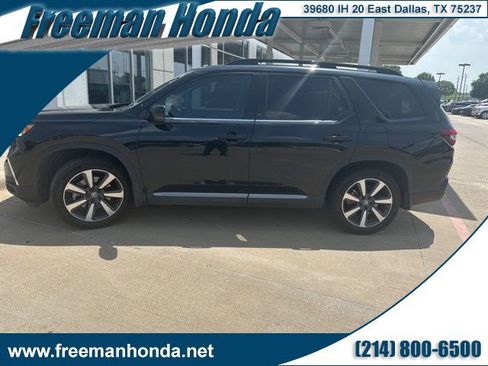Certified 2024 Honda Pilot Touring image 1
