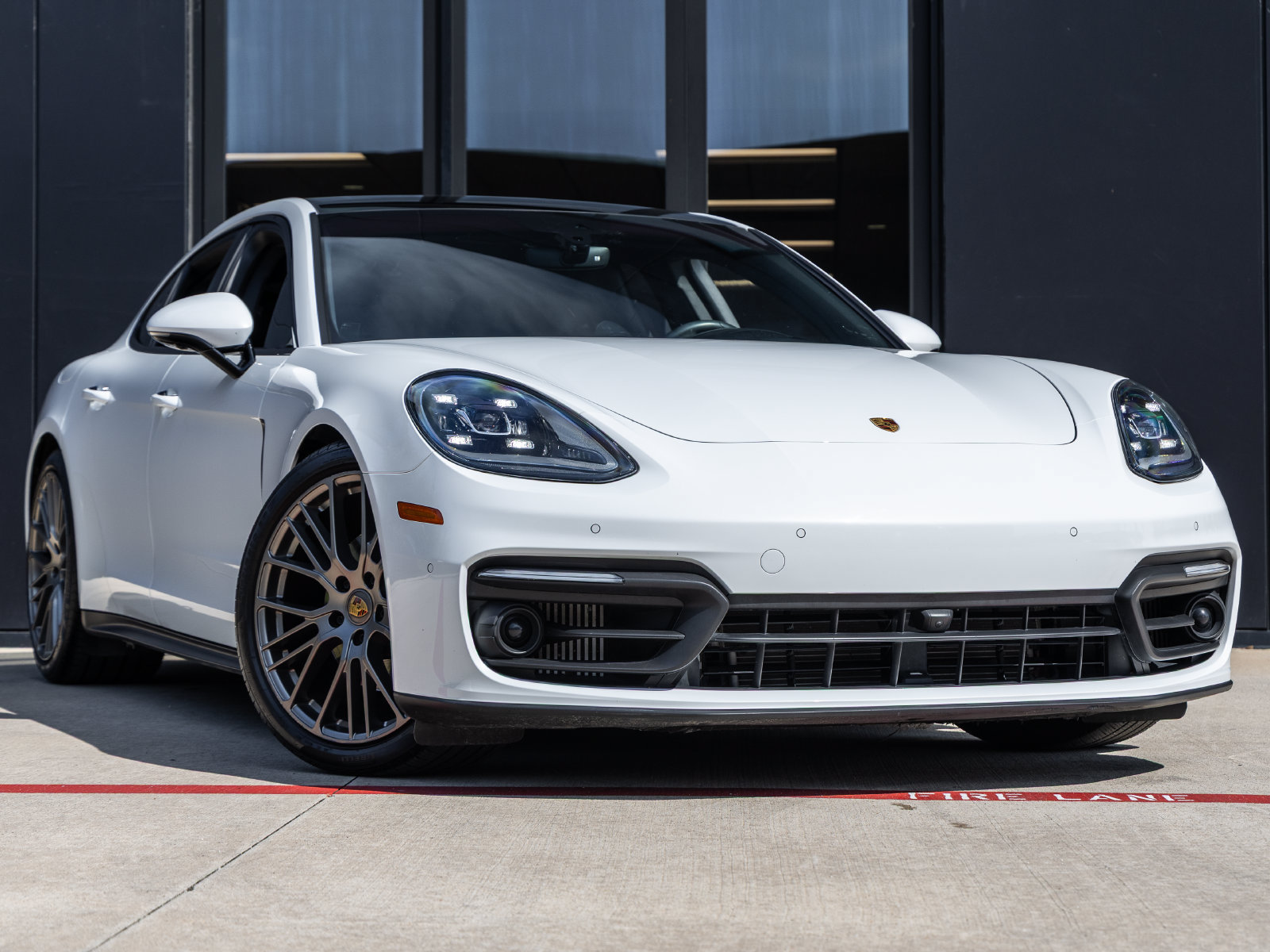 Certified 2023 Porsche Panamera 4 Platinum Edition AWD/4WD image 6