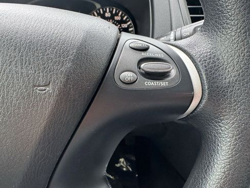 Used 2020 Nissan Pathfinder S image 17