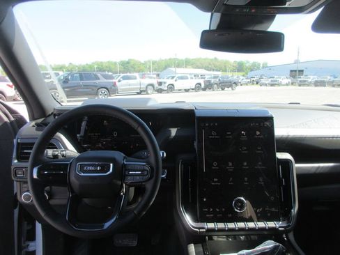 New 2026 GMC Yukon XL AT4 AWD/4WD image 14