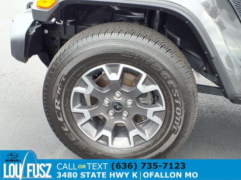 Used 2025 Jeep Gladiator Sport w/ Premium Package AWD/4WD image 30