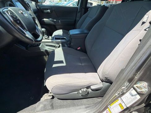 Certified 2019 Toyota Tacoma TRD Off-Road w/ Technology Package RWD image 21