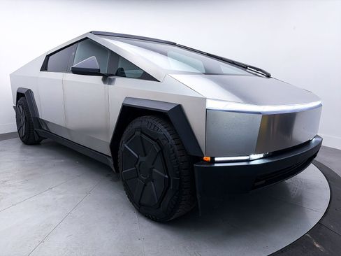 Used 2024 Tesla Cybertruck Cyberbeast image 9