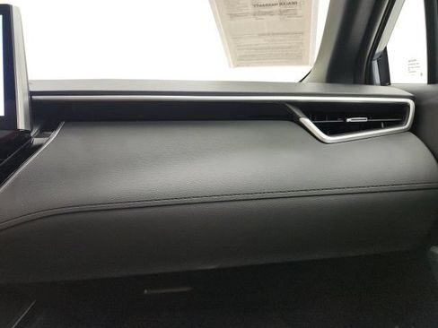 Used 2026 Toyota Corolla Cross XLE FWD image 70