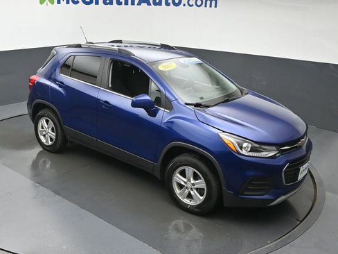 Used 2017 Chevrolet Trax LT AWD/4WD image 3