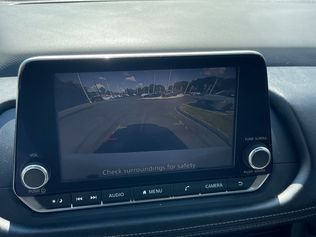 Certified 2025 Nissan Rogue SV AWD/4WD image 16
