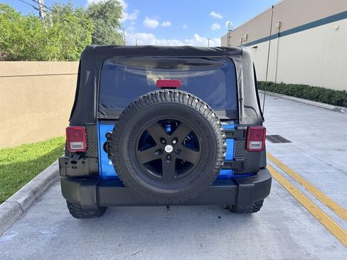 Used 2015 Jeep Wrangler Sport AWD/4WD image 6