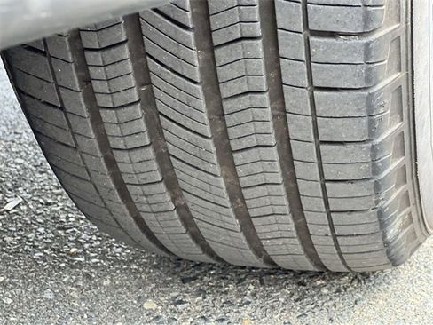 Used 2022 Jeep Grand Cherokee Limited 4xe image 19