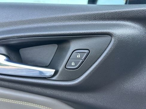 Used 2024 Chevrolet Trax ACTIV w/ Driver Confidence Package image 24