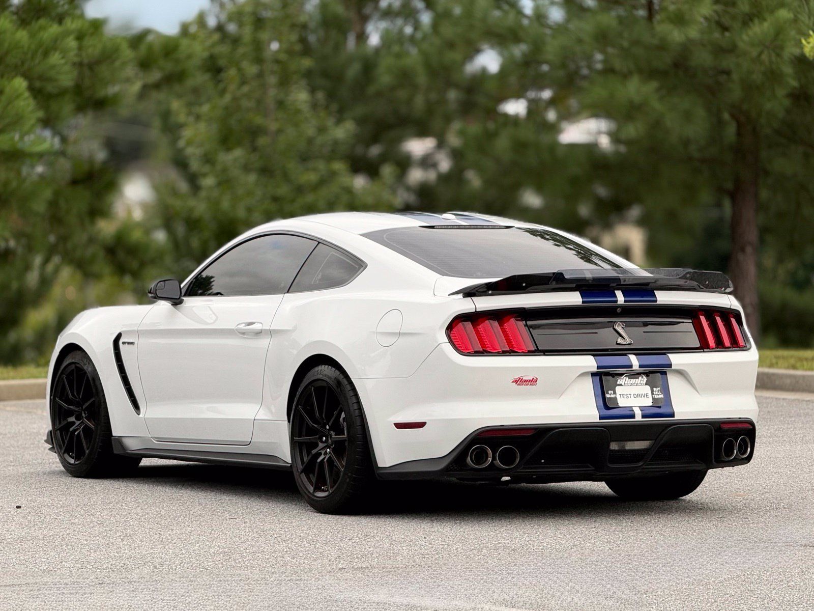 Used 2016 Ford Mustang Shelby GT350 w/ Technology Package RWD image 10