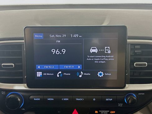 Used 2024 Hyundai Venue SEL image 19