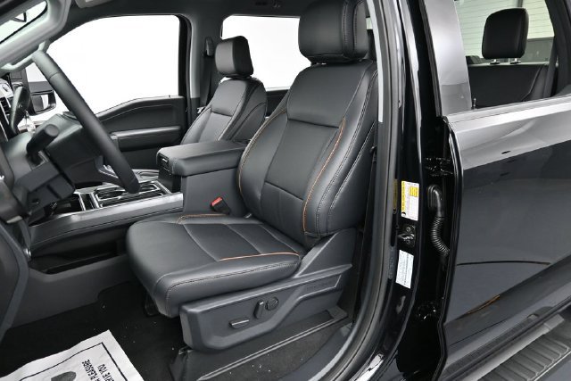 New 2026 Ford F350 Lariat w/ Black Appearance Package AWD/4WD image 12