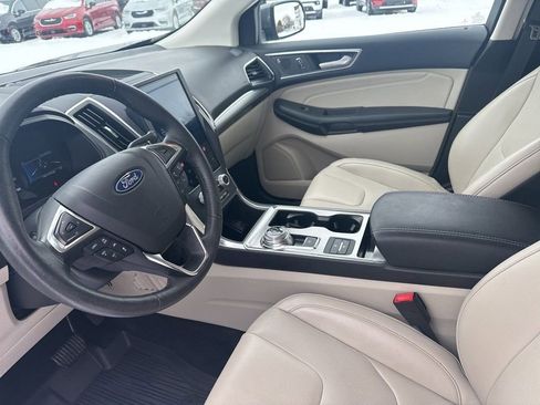 Used 2022 Ford Edge Titanium w/ Equipment Group 301A image 9