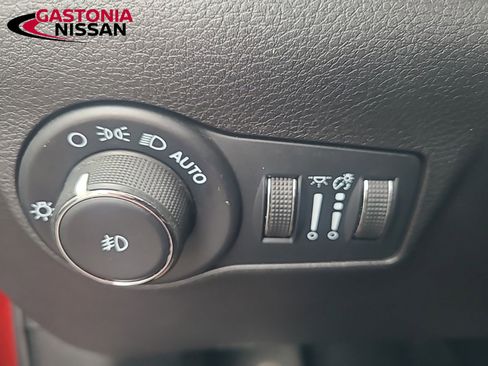 Used 2024 Jeep Compass Latitude image 51