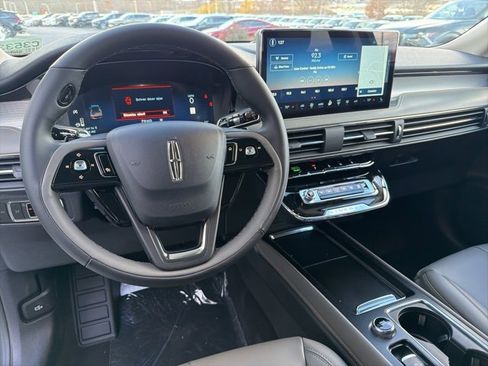 New 2026 Lincoln Corsair Premiere image 9