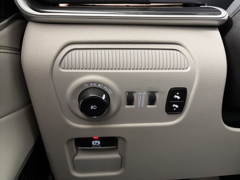 Used 2022 Jeep Wagoneer Series I image 34