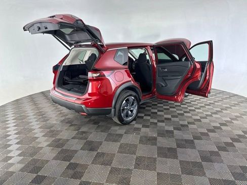 Used 2026 Nissan Rogue SV w/ Cold Weather Package FWD image 17