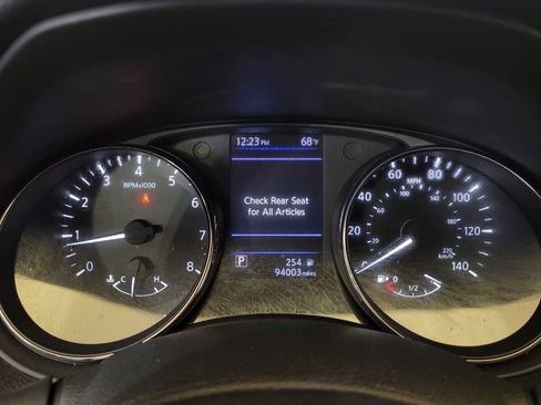 Used 2020 Nissan Rogue SV w/ Premium Package image 23