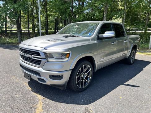 Used 2019 RAM 1500 Laramie AWD/4WD image 7