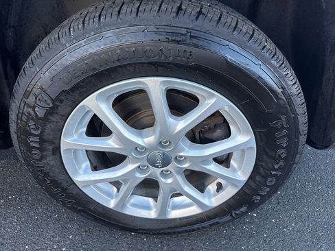 Used 2014 Jeep Cherokee Latitude w/ Comfort/Convenience Group image 10