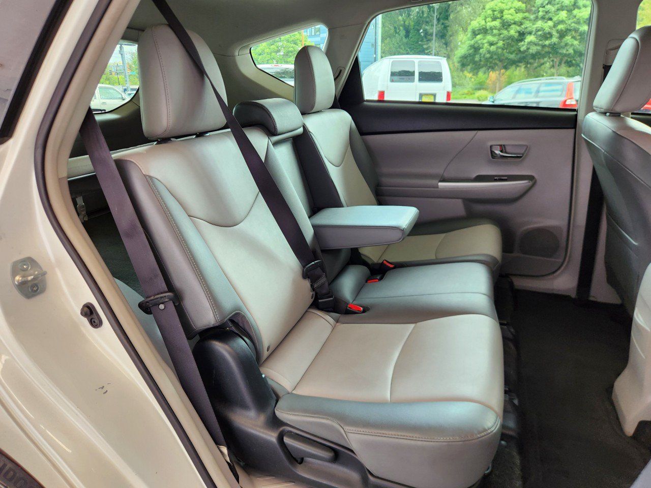 Used 2015 Toyota Prius V Four FWD image 14