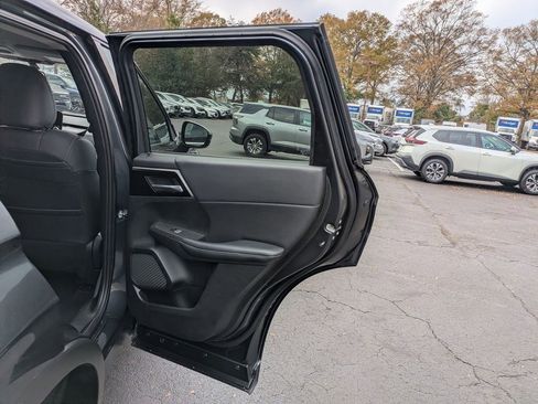 Used 2024 Mitsubishi Outlander SE image 27