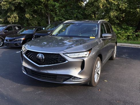 Used 2023 Acura MDX w/ Advance Package AWD/4WD image 3