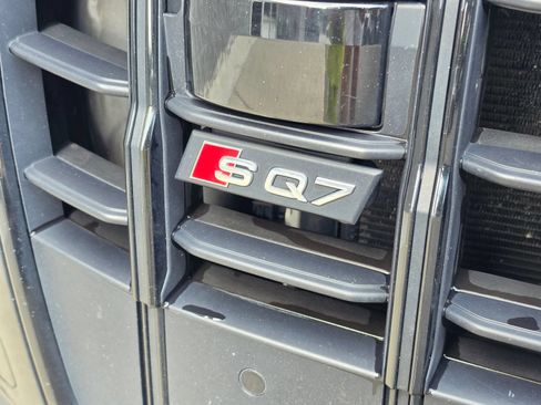 Used 2022 Audi SQ7 Prestige w/ Prestige Package AWD/4WD image 3