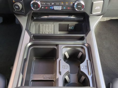 New 2026 Ford F250 Lariat w/ Black Appearance Package AWD/4WD image 21
