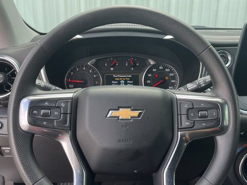 Used 2025 Chevrolet Blazer LT FWD image 11