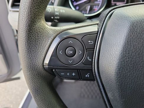 Used 2020 Toyota Camry LE image 19