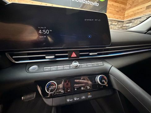 Certified 2024 Hyundai Elantra SEL image 18