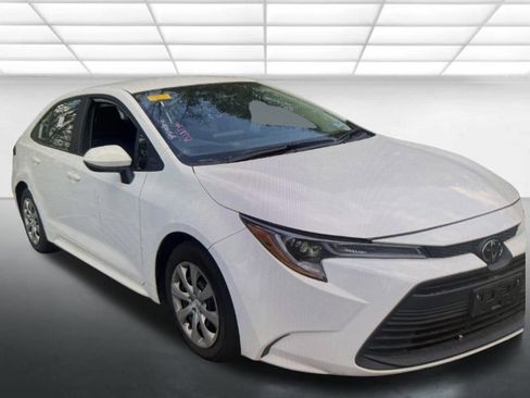 Used 2023 Toyota Corolla LE FWD image 1
