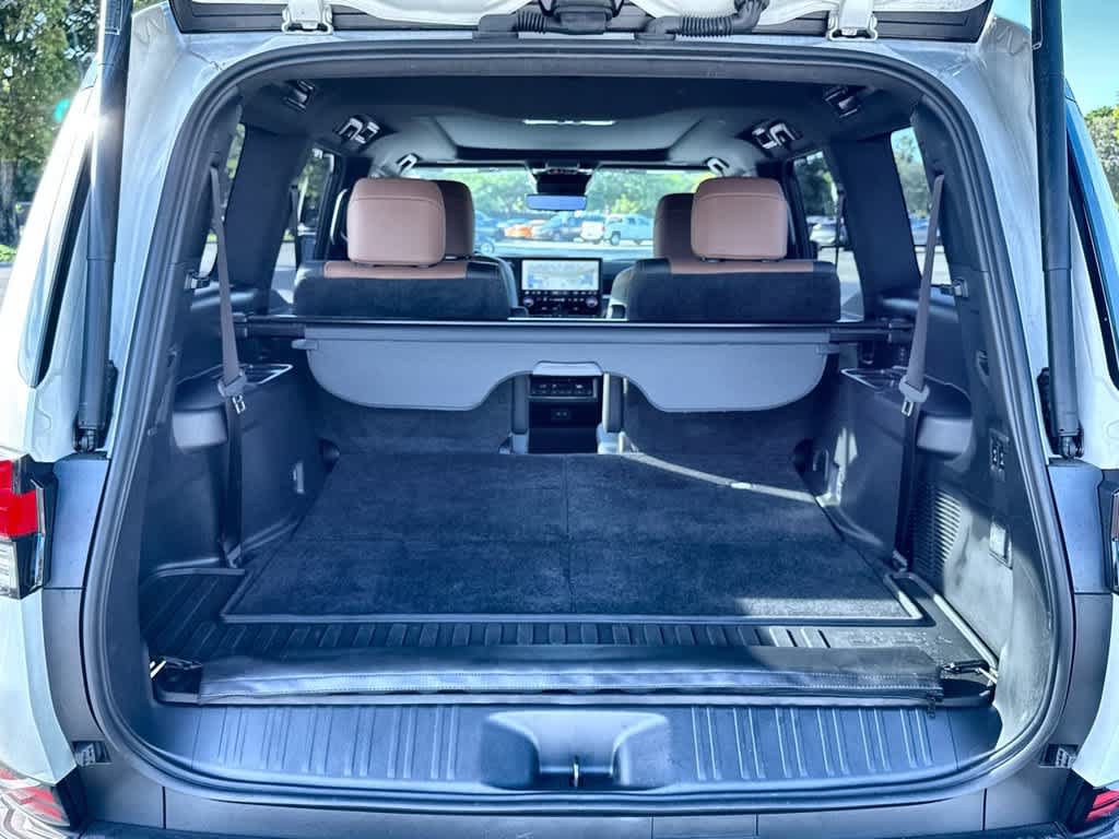 Used 2025 Lexus GX 550 w/ Accessory Package (2T) AWD/4WD image 25