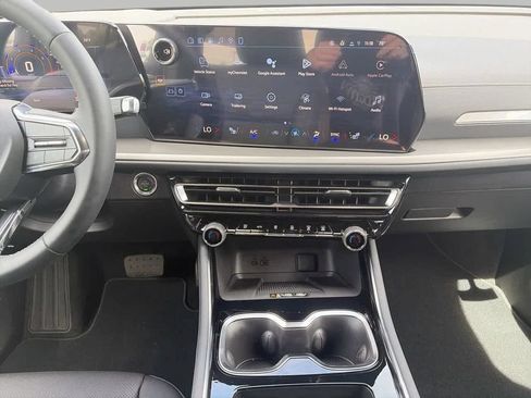 New 2026 Chevrolet Traverse LT w/ Driver Confidence Package FWD image 12