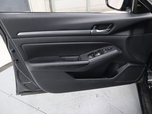 Used 2022 Nissan Altima 2.5 SV FWD image 14