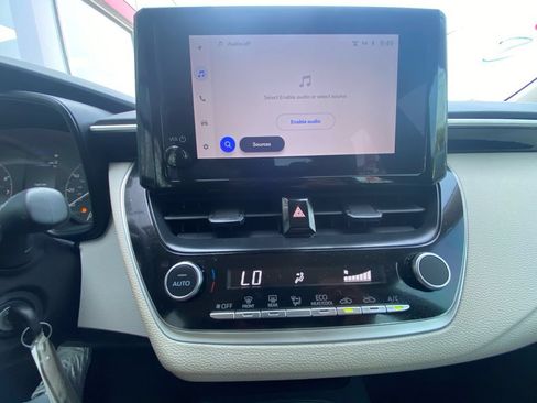 Used 2025 Toyota Corolla LE FWD image 19