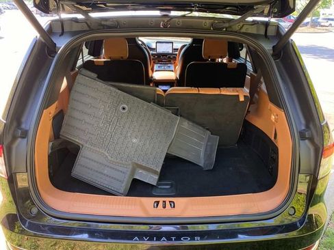 Used 2023 Lincoln Aviator Black Label w/ Class IV Trailer Tow Package AWD/4WD image 29