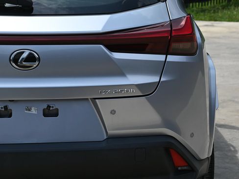 Used 2023 Lexus UX 250h FWD w/ Accessory Package (Z1) image 8