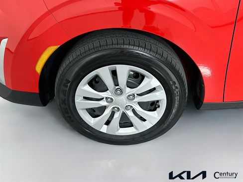 Certified 2025 Kia Soul LX FWD image 19
