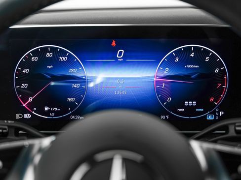 Certified 2025 Mercedes-Benz GLC 300 image 13