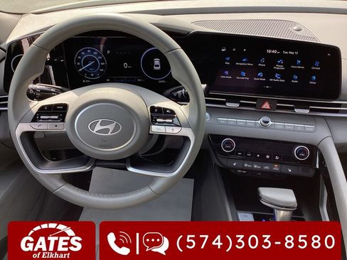 Used 2025 Hyundai Elantra SEL FWD image 13