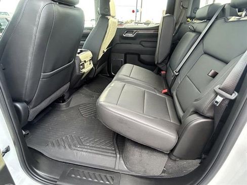 Used 2025 Chevrolet Silverado 1500 LT Trail Boss w/ Convenience Package II AWD/4WD image 31