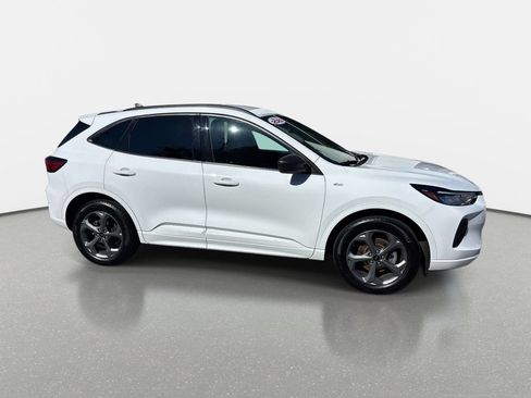 Used 2023 Ford Escape ST-Line w/ Tech Pack #1 AWD/4WD image 2