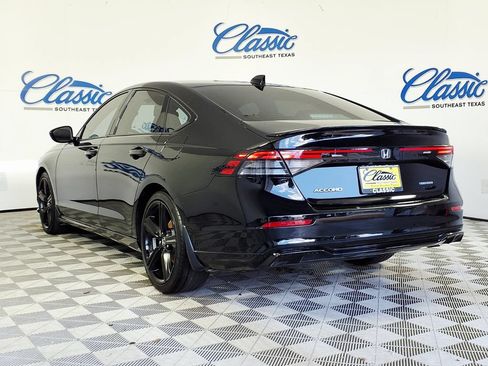 Used 2023 Honda Accord Sport image 2