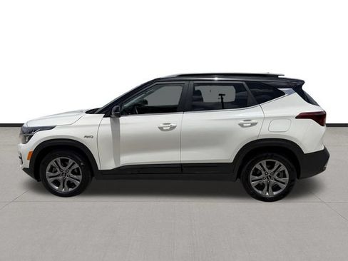 Used 2023 Kia Seltos S AWD/4WD image 2